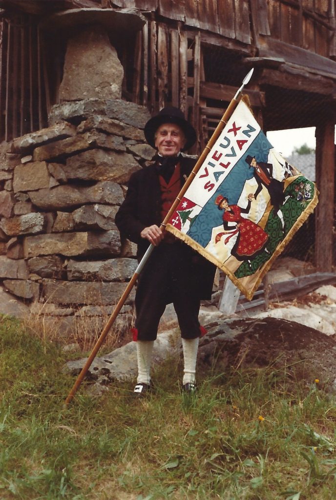 1966 inauguration 1er drapeau