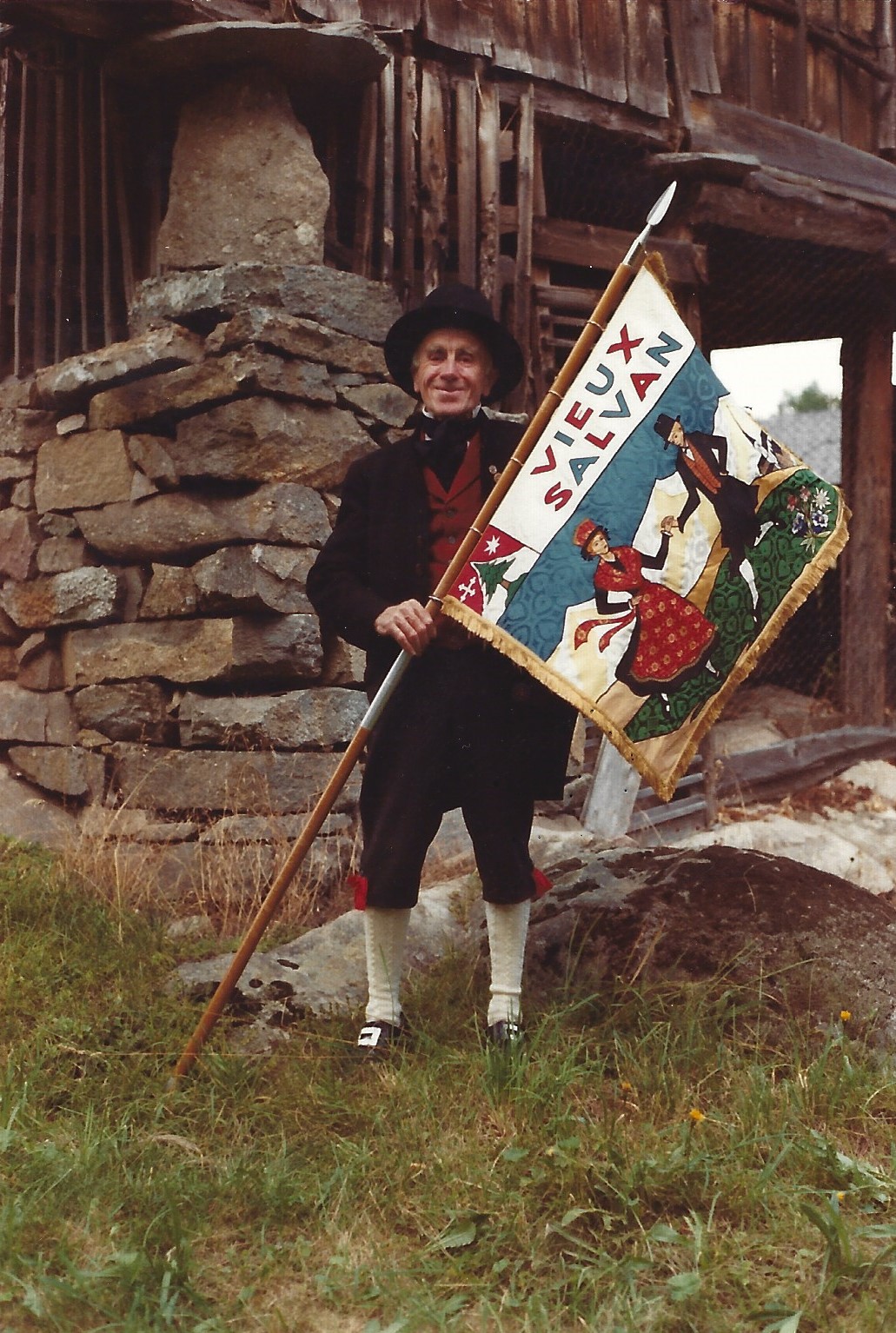 1966 inauguration 1er drapeau (Fanion) à Pâques Alphonse Fournier